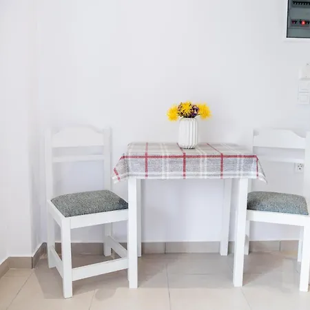 Lambisea 1 Bedroom *