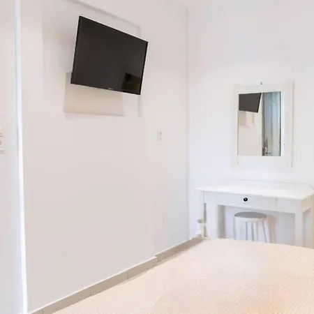 Lambisea 1 Bedroom